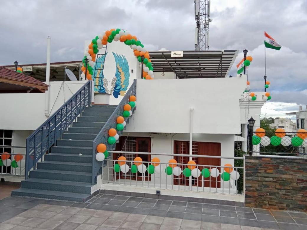 Peacock Hill Homestay Bhopal Buitenkant foto