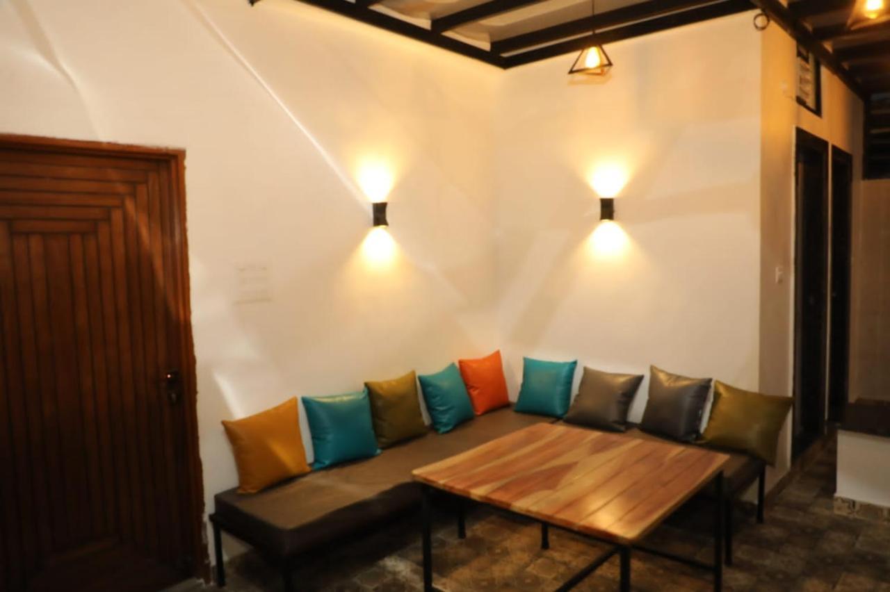 Peacock Hill Homestay Bhopal Buitenkant foto